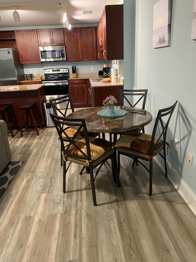 Apartment Laketown 5 Pools Steps To Family Friendly